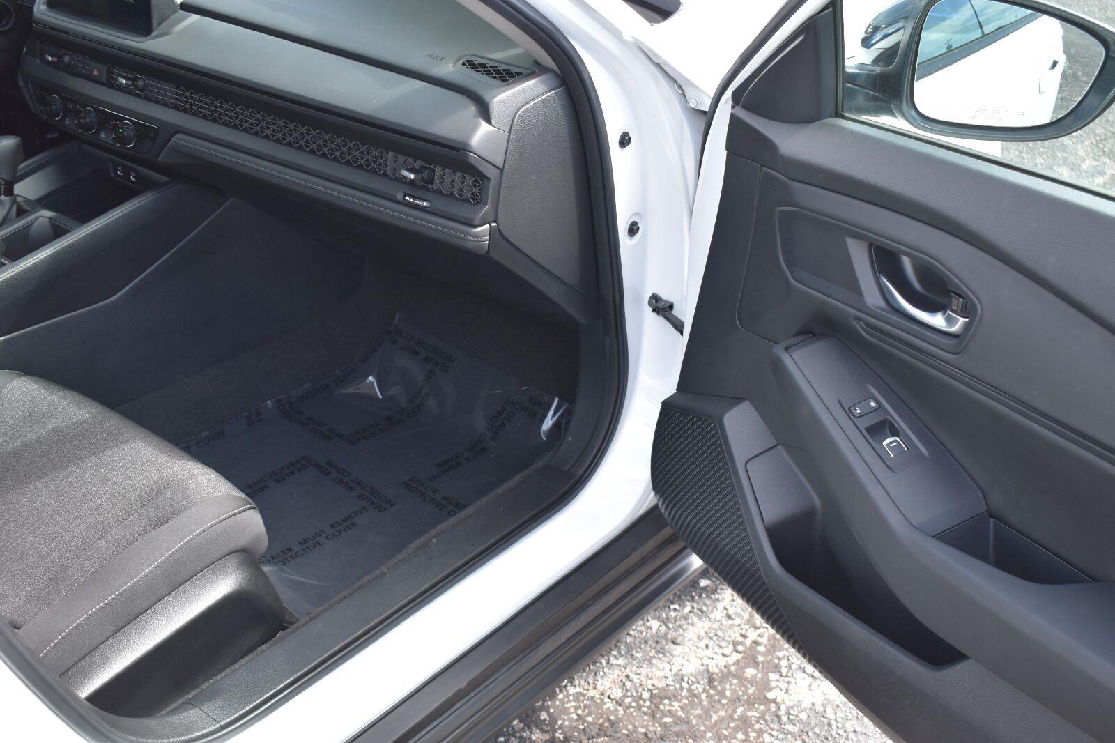 2026 Honda Accord Sedan SE Platinum White Pearl - Scholfield Honda - Image 14
