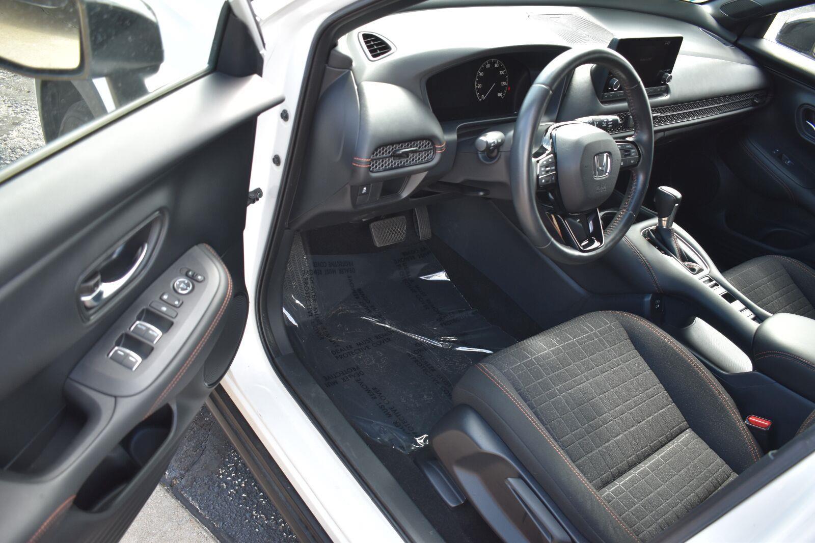 2025 Honda HR-V Sport Platinum White Pearl - Scholfield Honda - Image 19