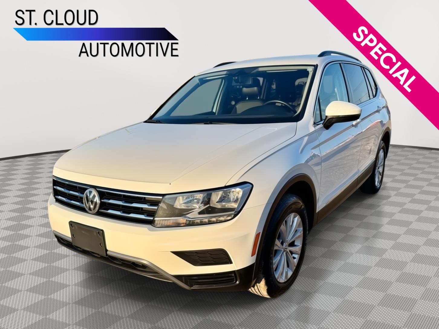 Pure White 2018 Volkswagen Tiguan SE 4Motion SUV / Crossover All-Wheel Drive Automatic