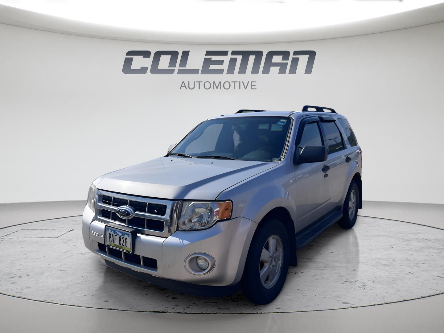 Oxford White (Fleet) 2010 Ford Escape SUV / Crossover Front-Wheel Drive 6-Speed Automatic Overdrive