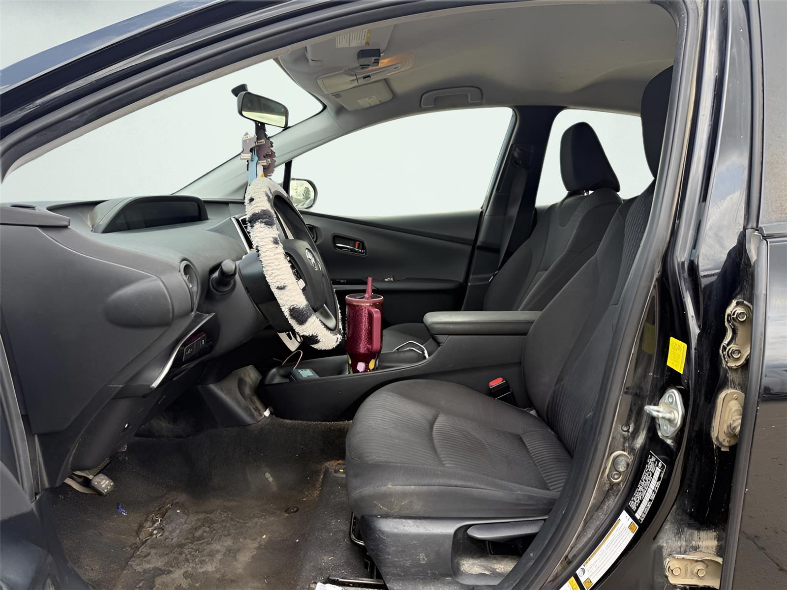 View vehicle photo 7
