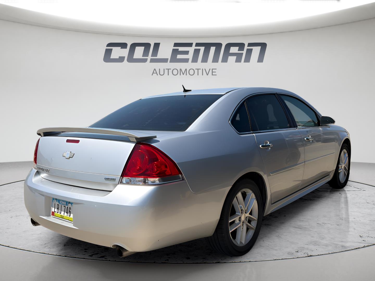 View vehicle photo 3