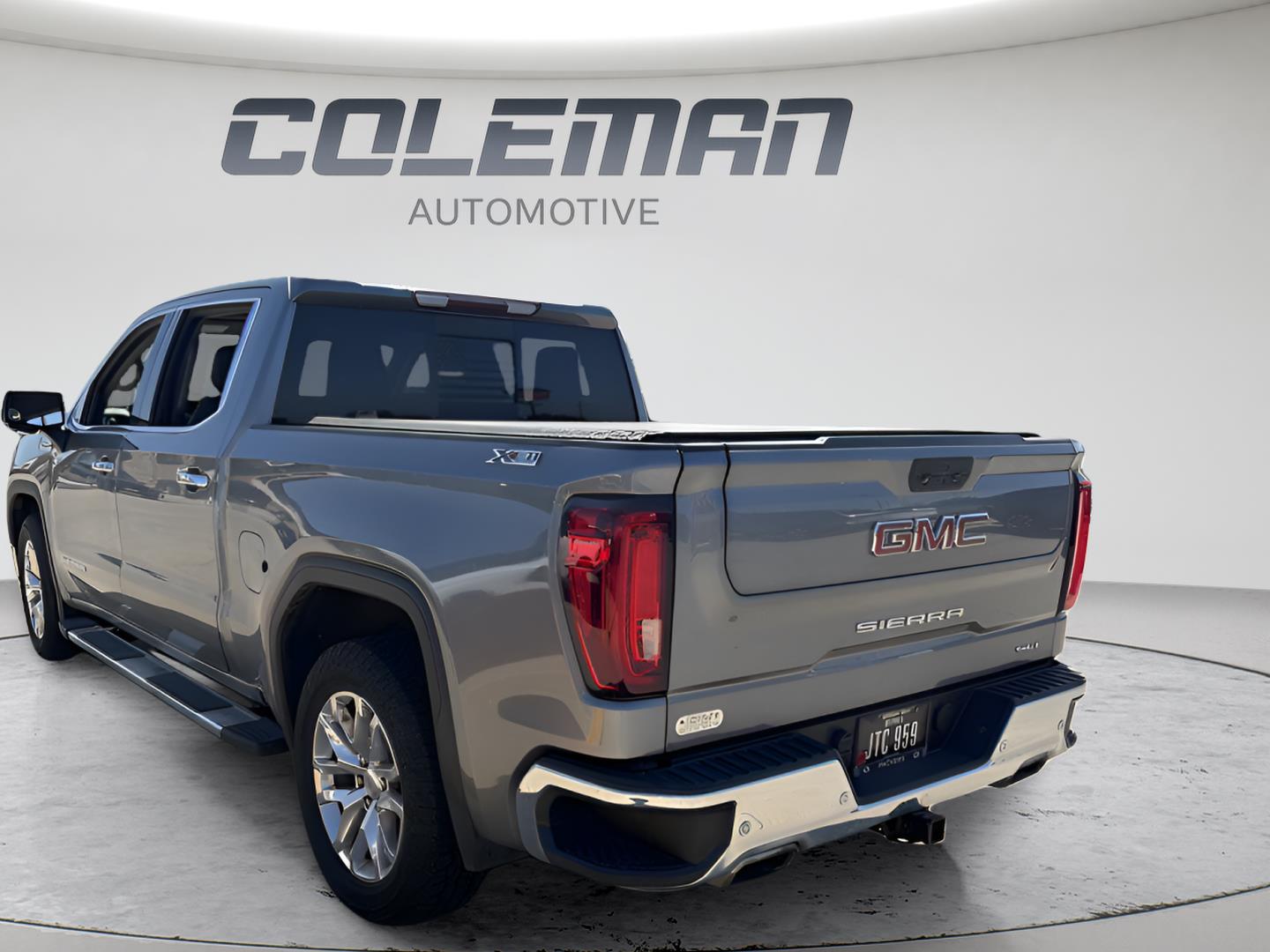 View vehicle photo 3