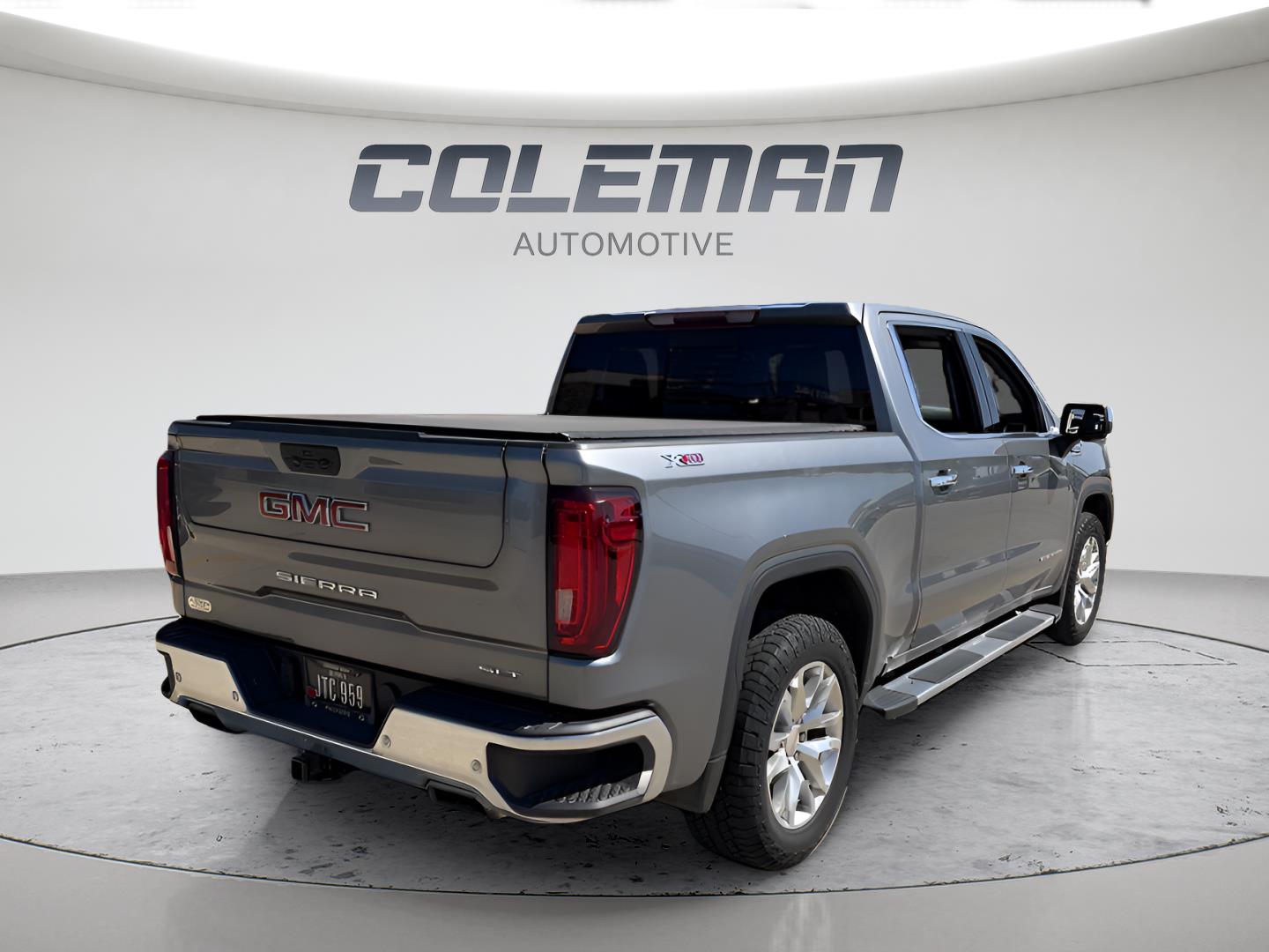 View vehicle photo 5