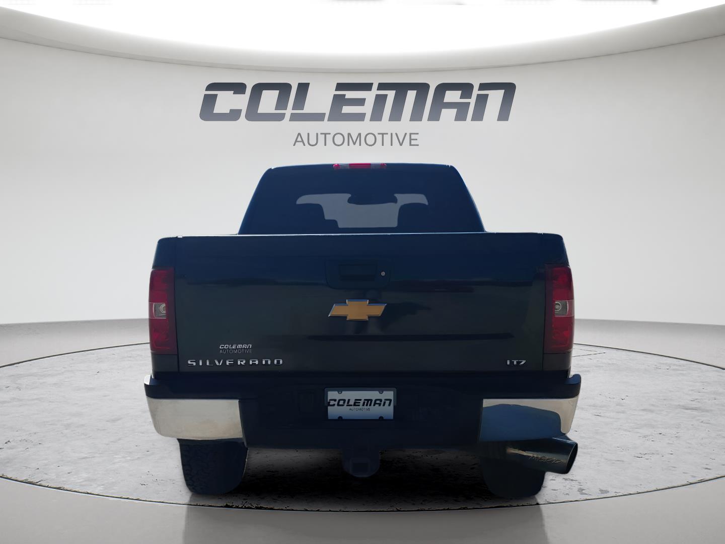 View vehicle photo 4