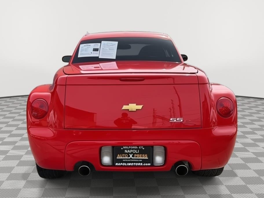 View vehicle photo 4