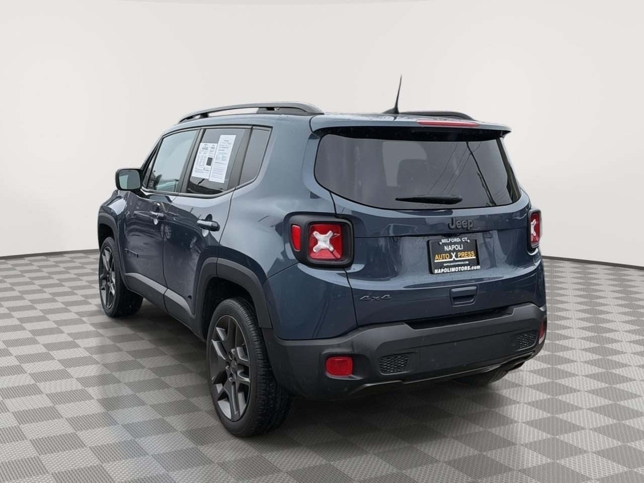 View vehicle photo 5