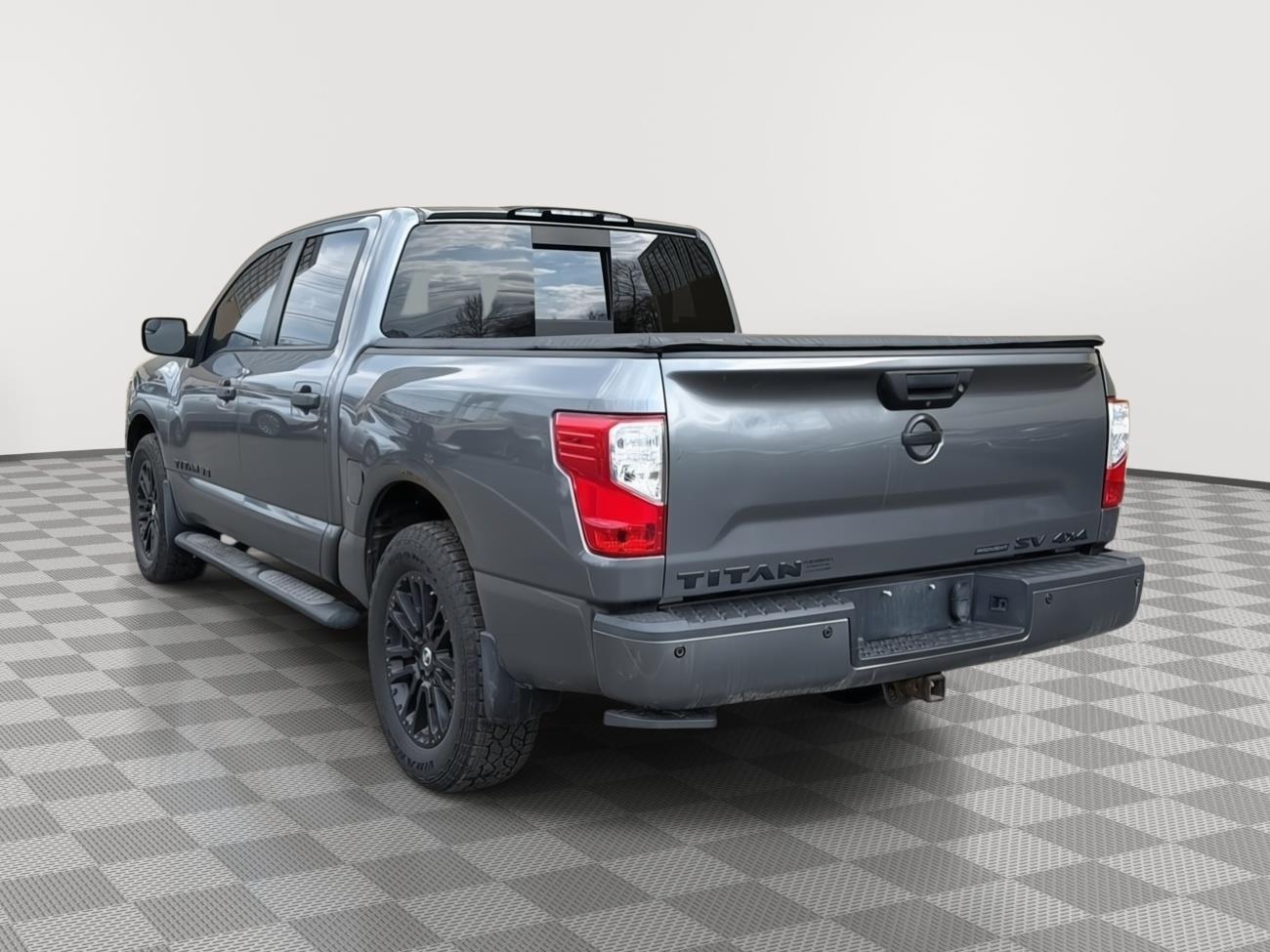 View vehicle photo 5