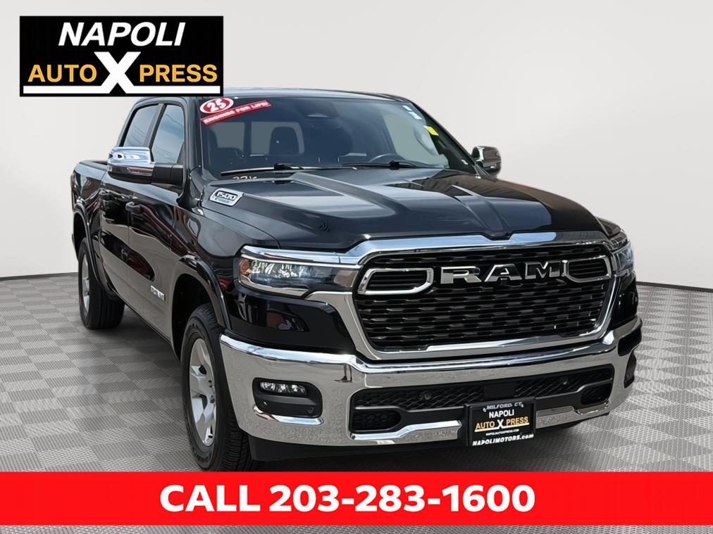 Diamond Black Crystal Pearlcoat 2025 RAM 1500 Pickup Truck Four-Wheel Drive 8-Speed Automatic