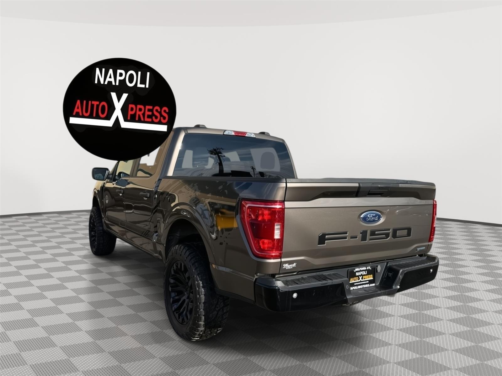 View vehicle photo 5