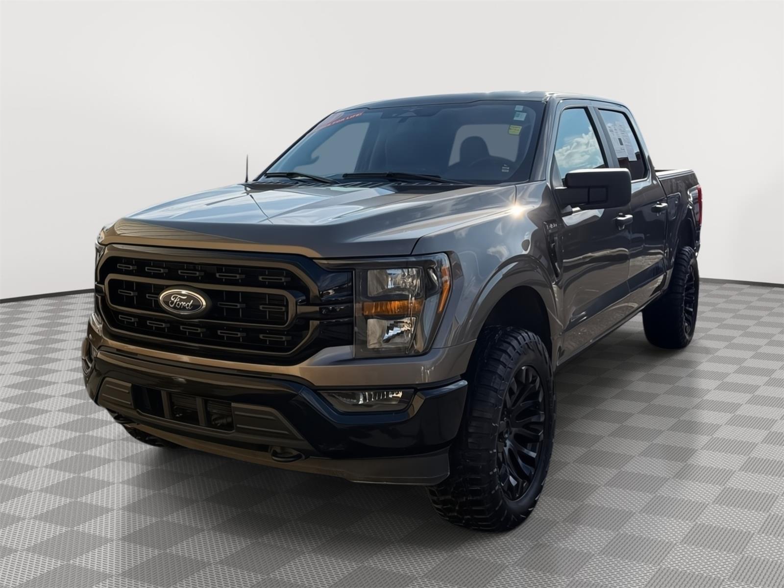 View vehicle photo 7