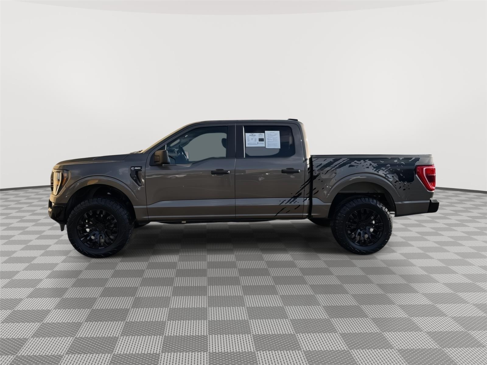 View vehicle photo 6