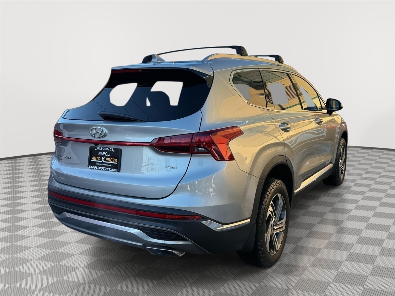 View vehicle photo 3