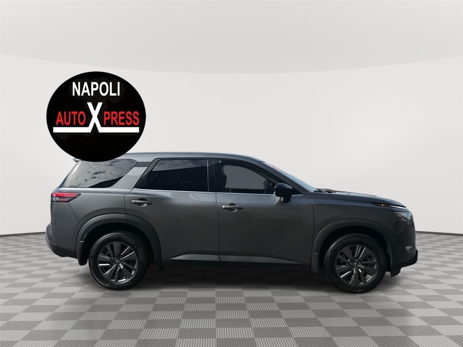 View vehicle photo 2