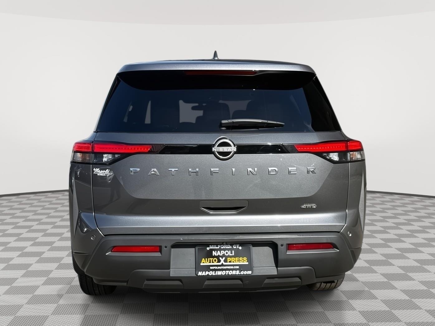 View vehicle photo 4