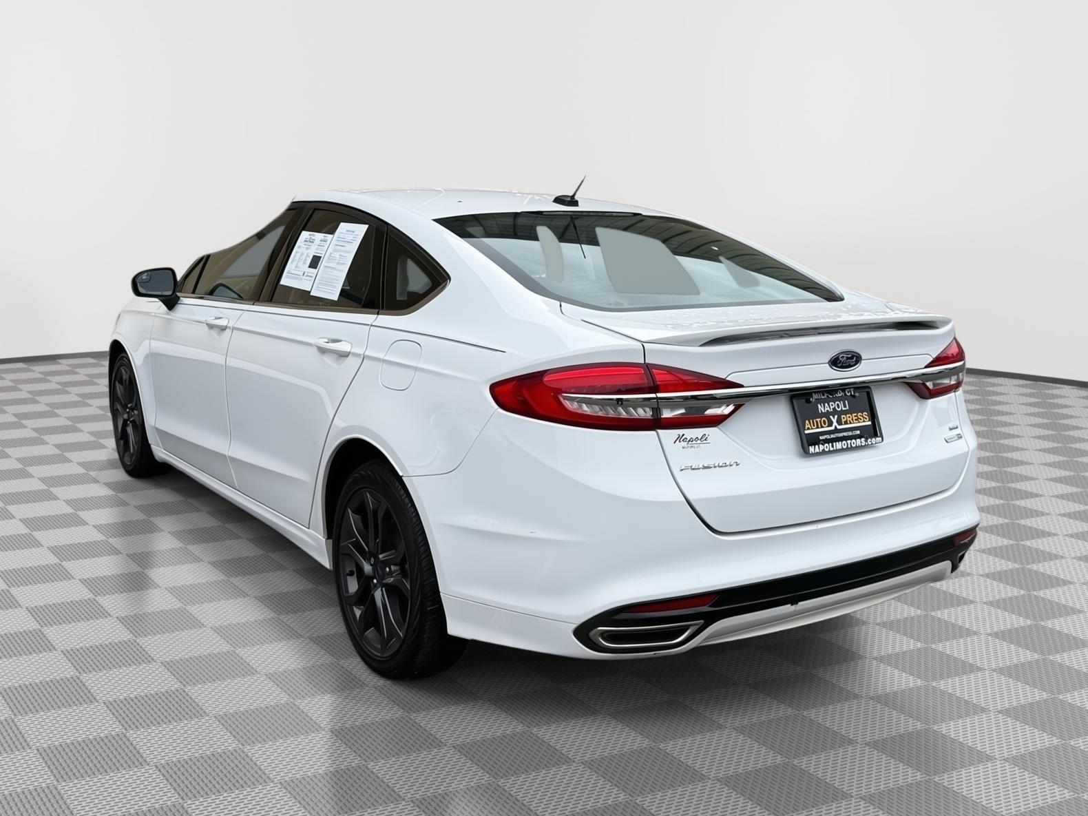 View vehicle photo 5