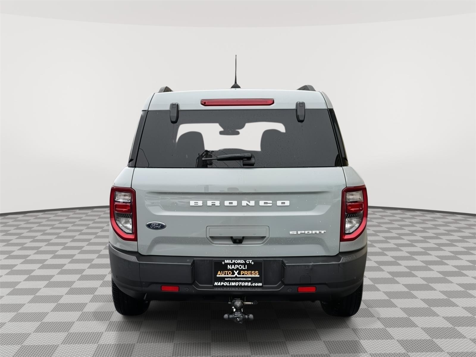 View vehicle photo 4