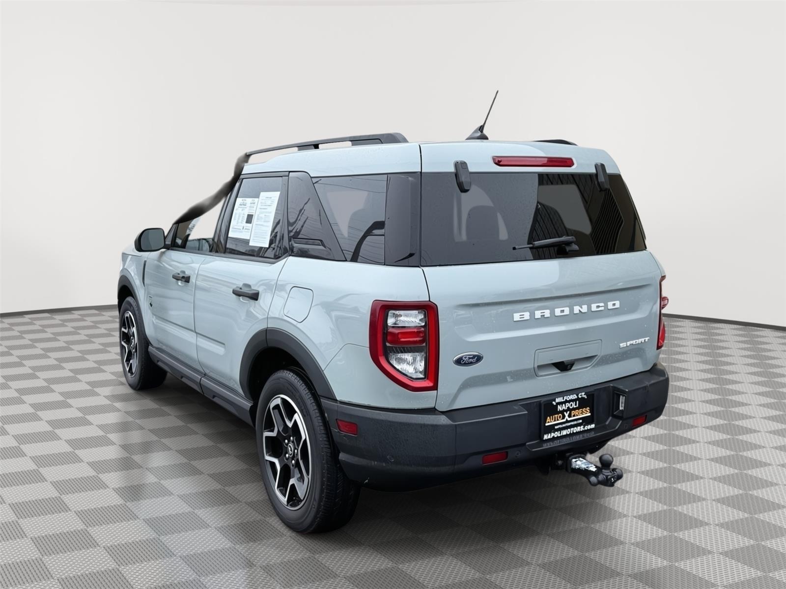 View vehicle photo 5