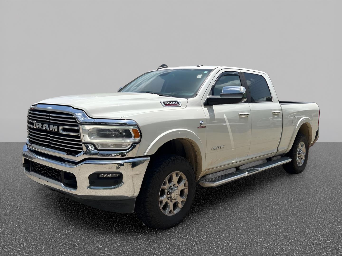2022 RAM 3500 Laramie Crew Cab 4WD    