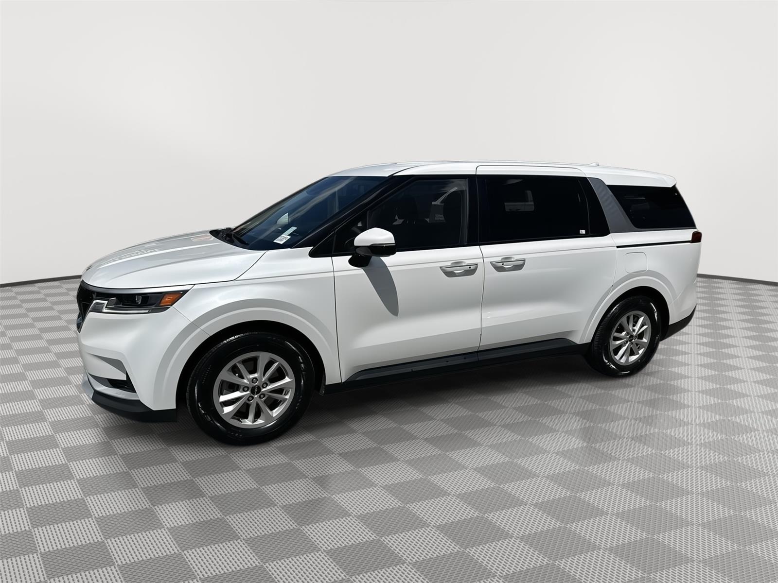 Snow White Pearl 2024 Kia Carnival Minivan Front-Wheel Drive 8-Speed Automatic