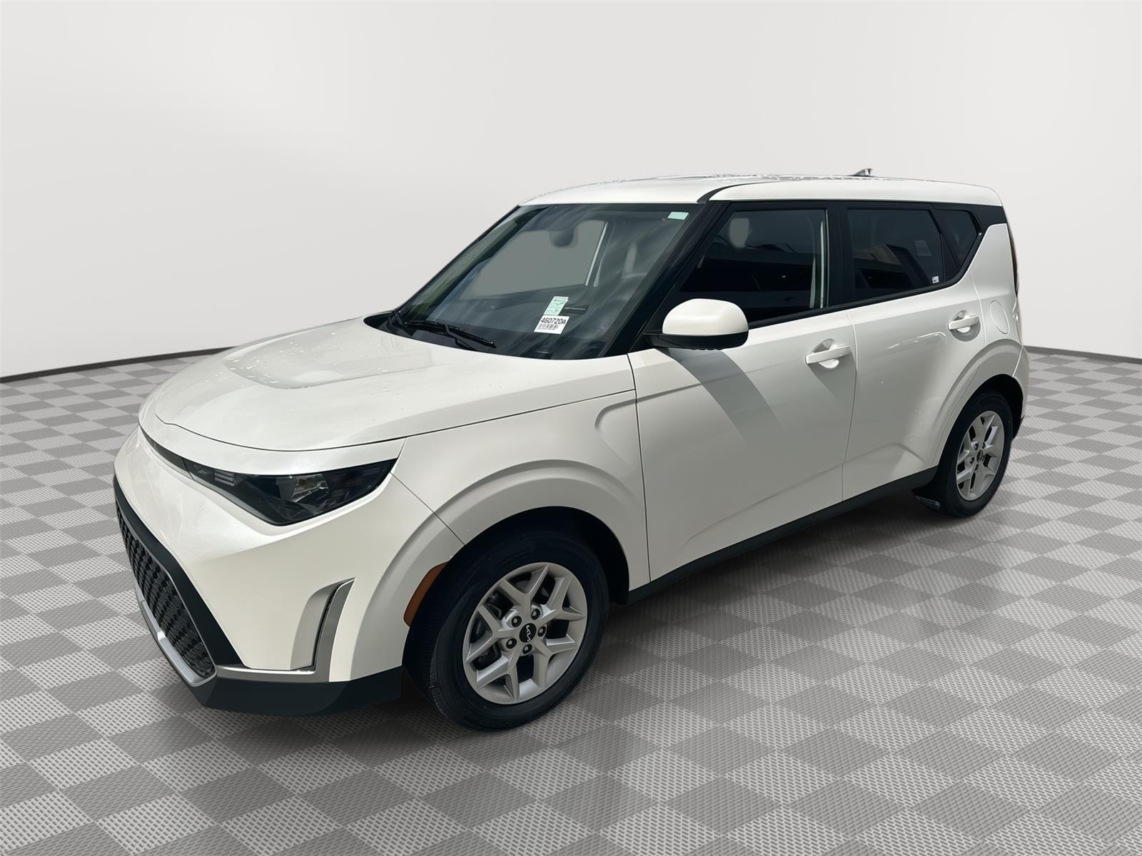 Snow White Pearl 2025 Kia Soul SUV / Crossover Front-Wheel Drive Continuously Variable Transmission