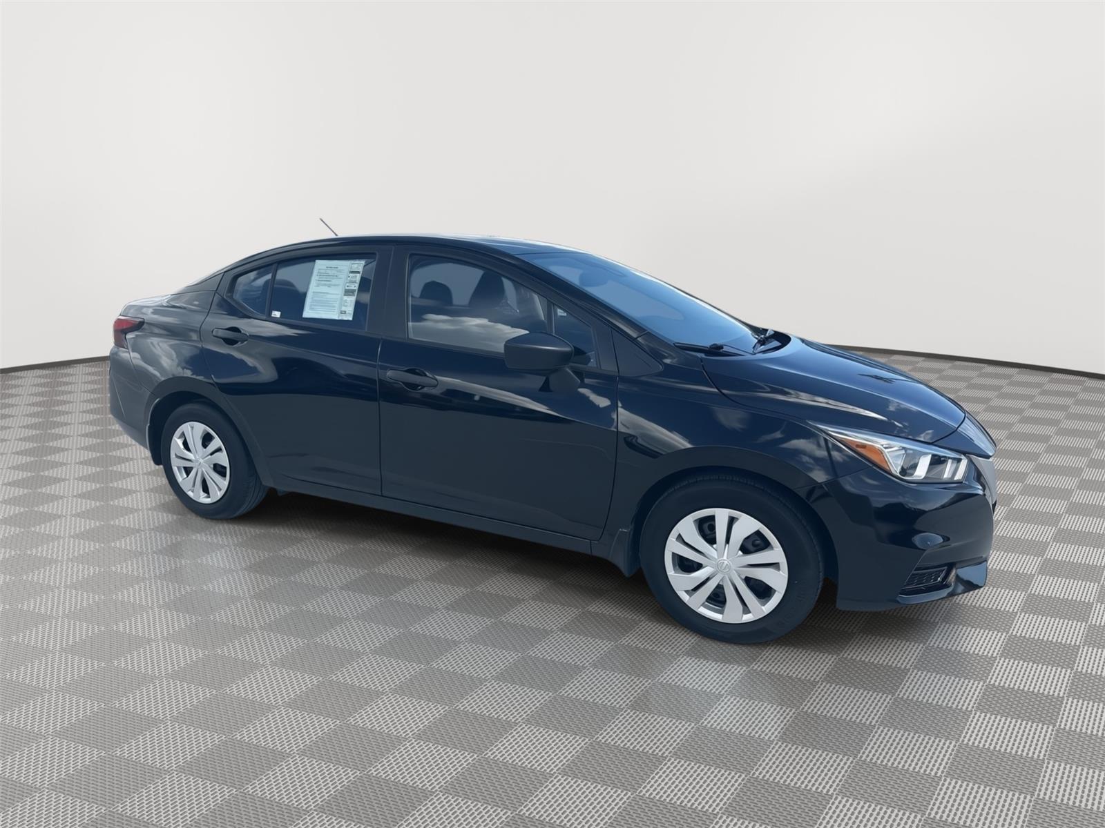 2022 Nissan Versa S FWD