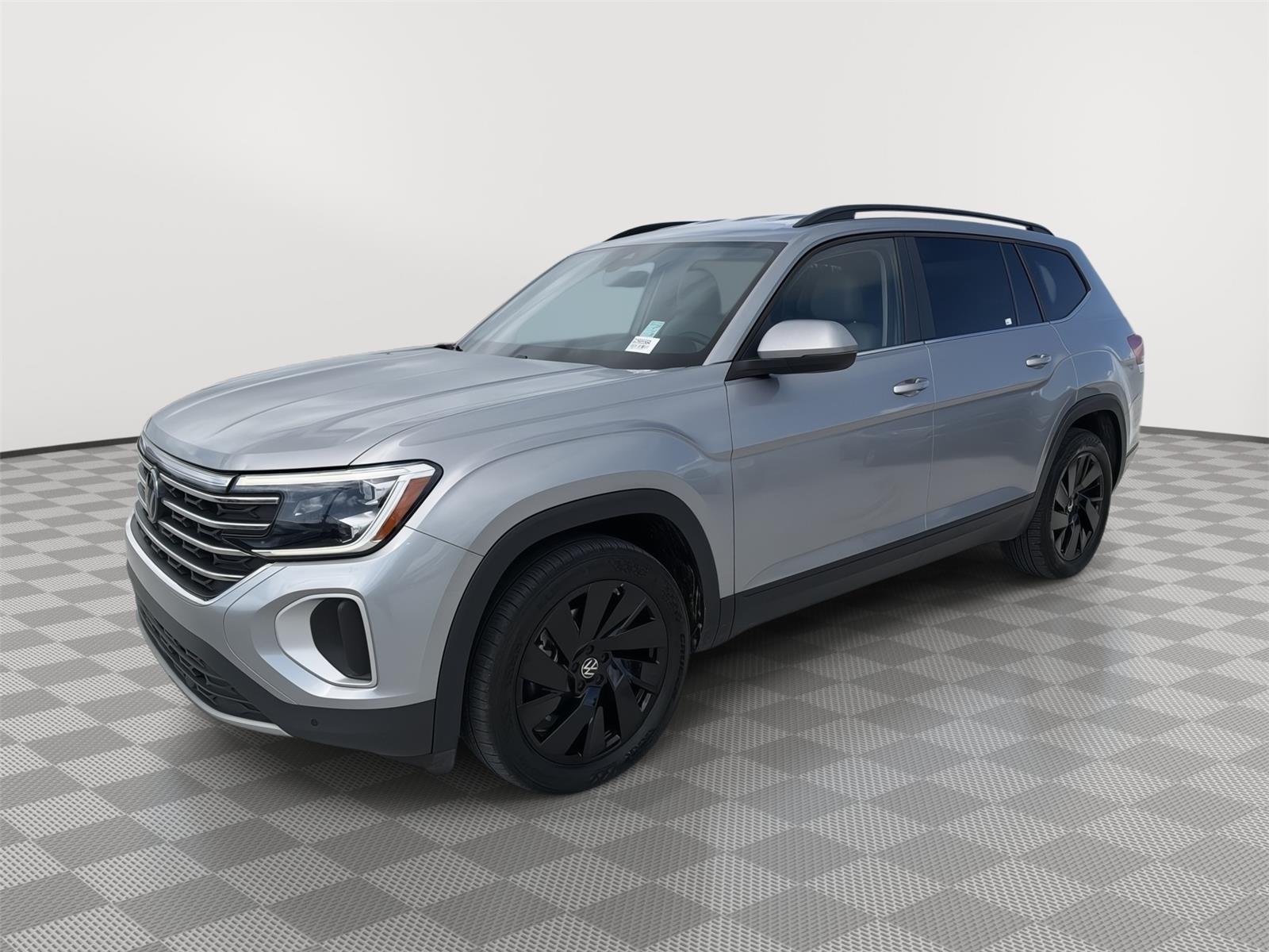 Silver Mist Metallic 2024 Volkswagen Atlas SUV / Crossover Front-Wheel Drive Automatic