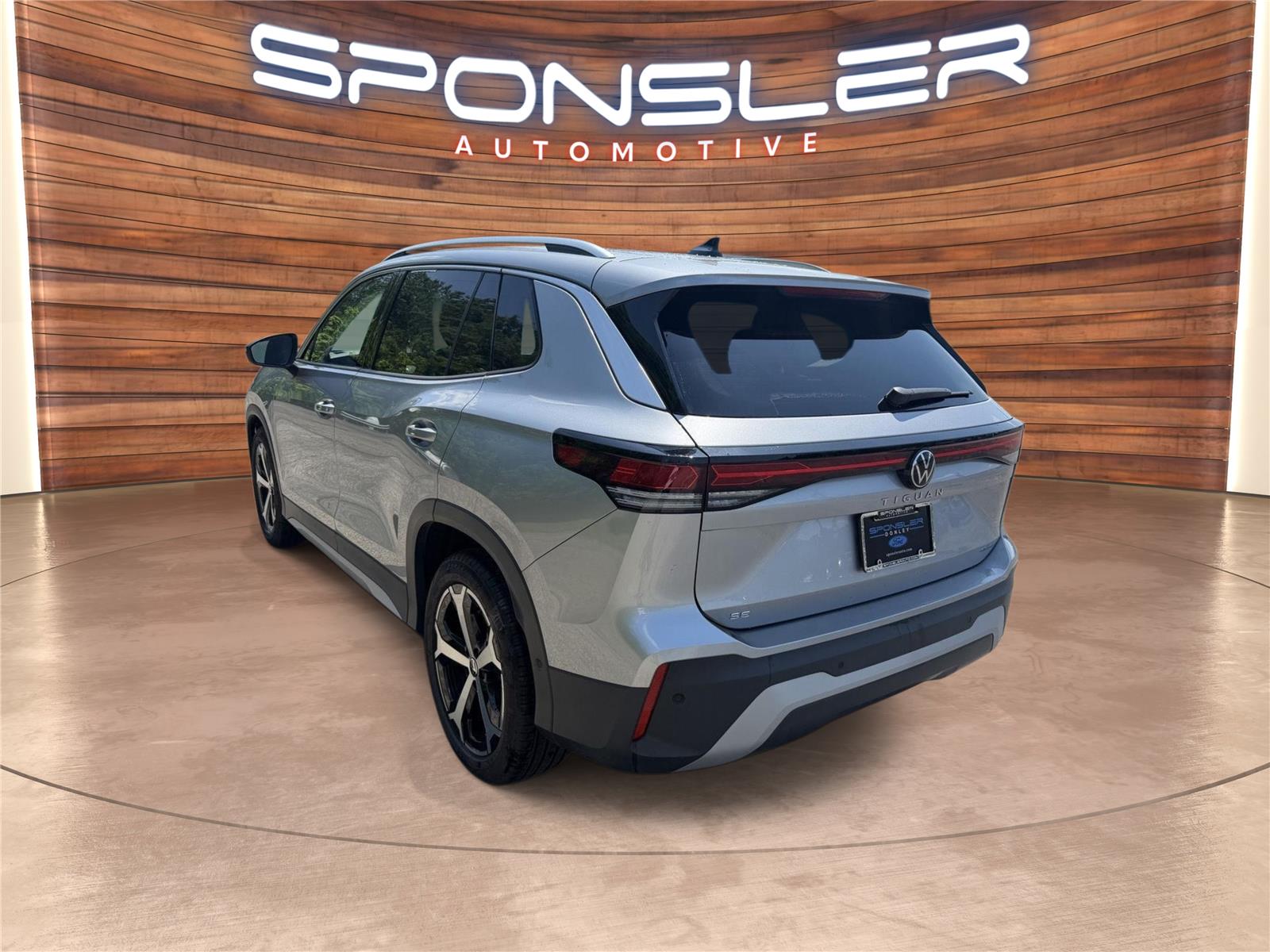 View vehicle photo 3