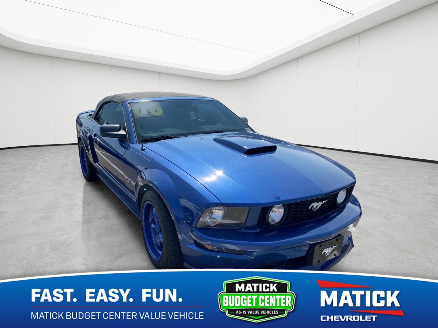  2006 Ford Mustang Convertible Rear-Wheel Drive 5-Speed Manual