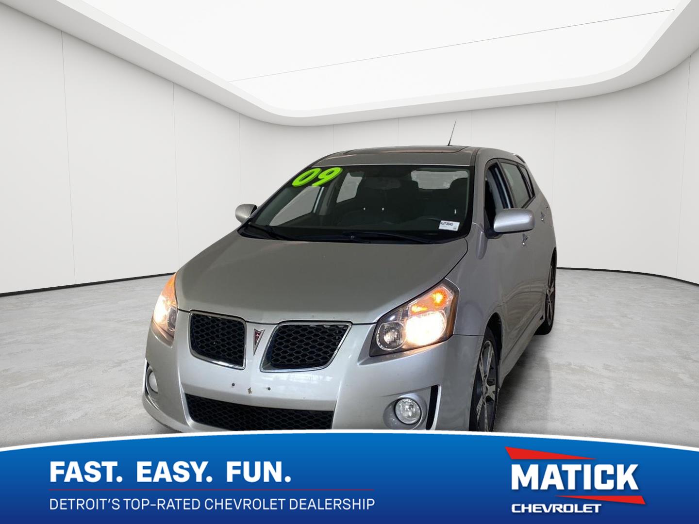 Gray (Liquid Platinum Metallic) 2009 Pontiac Vibe Hatchback Front-Wheel Drive 5-Speed Automatic