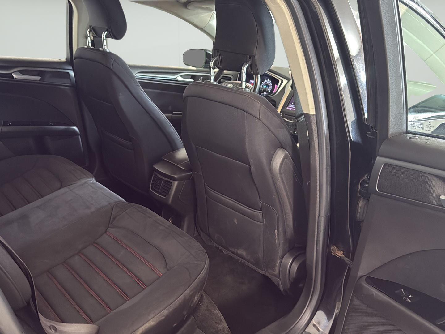2013 Ford Fusion #13