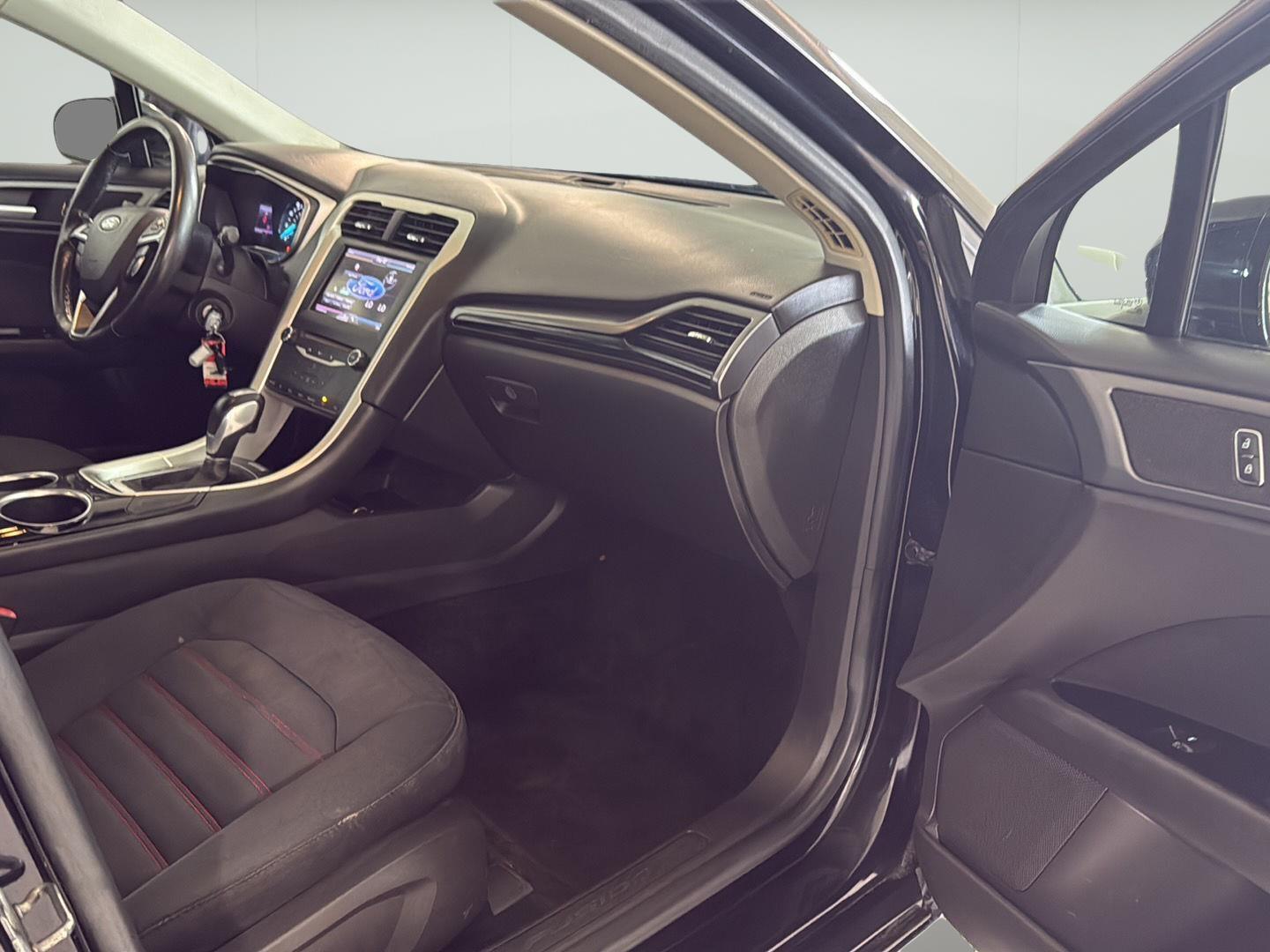 2013 Ford Fusion #18