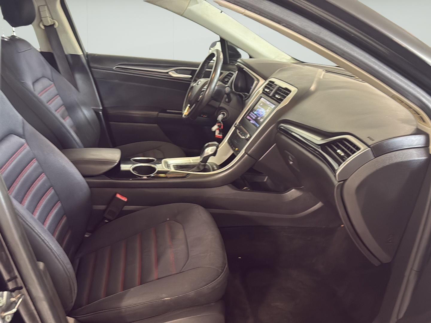 2013 Ford Fusion #20