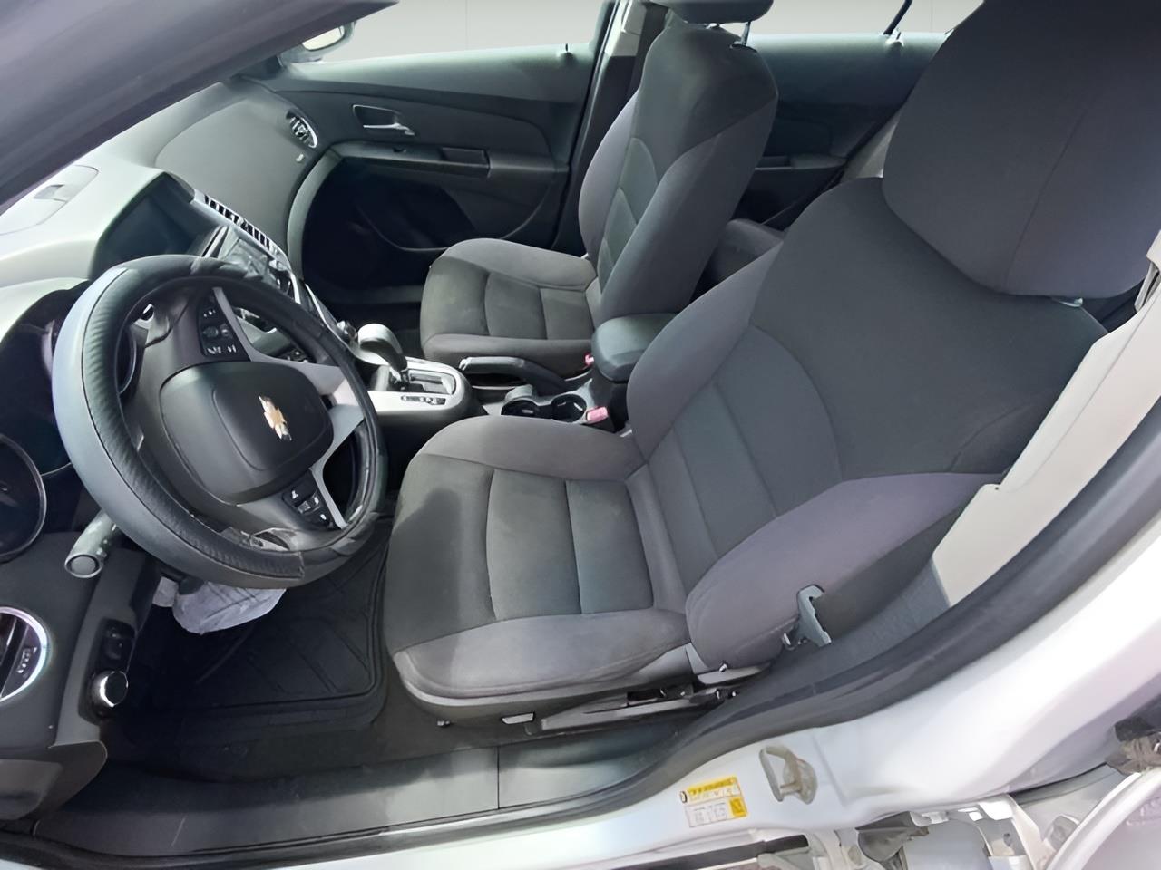 View vehicle photo 6