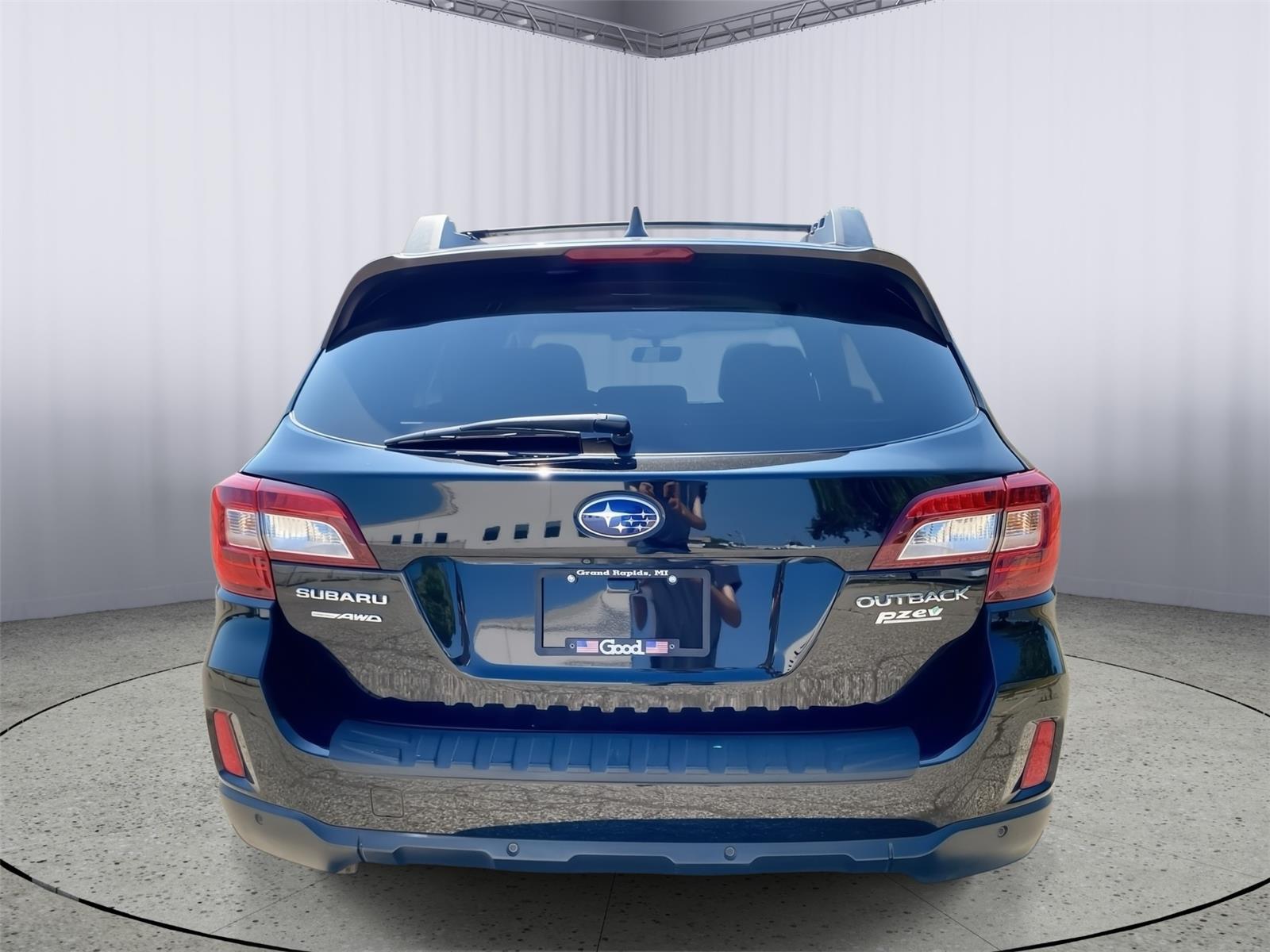 2017 Subaru Outback Limited photo 39