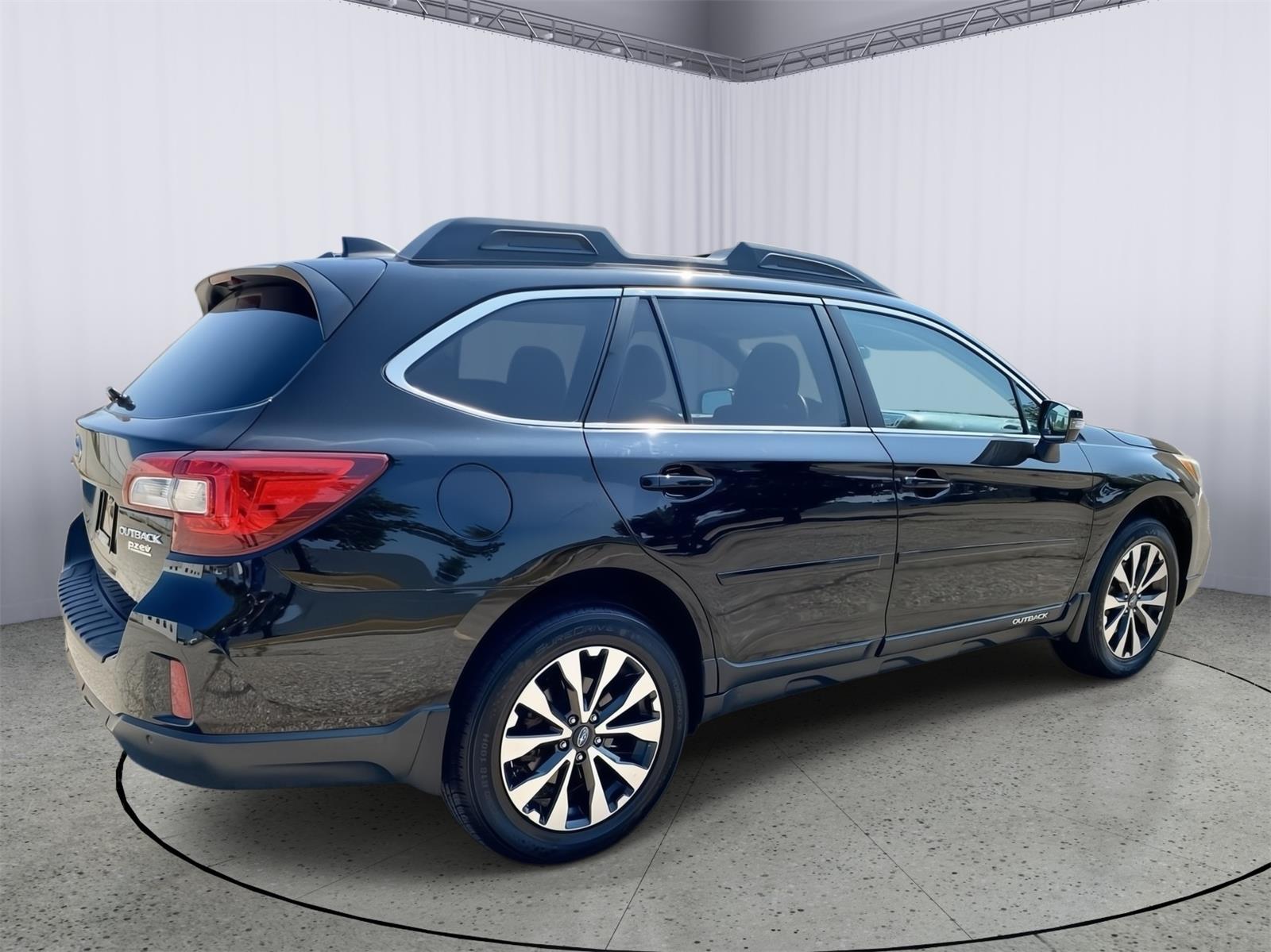 2017 Subaru Outback Limited photo 6