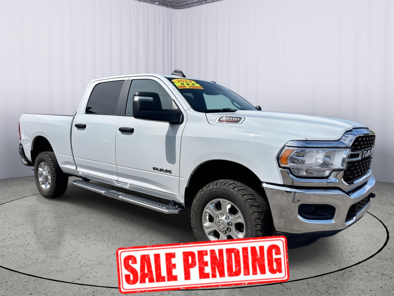 Bright White Clearcoat 2024 RAM 2500 Pickup Truck Four-Wheel Drive 8-Speed Automatic