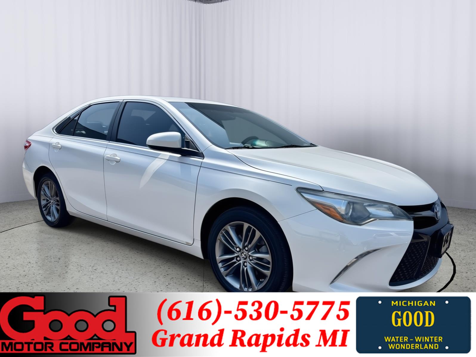 White 2017 Toyota Camry Sedan Front-Wheel Drive Automatic