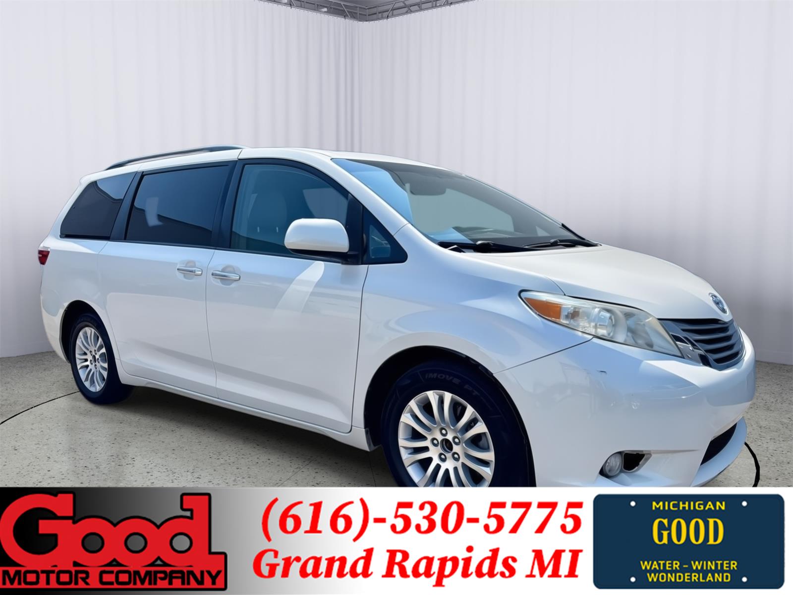 White (Blizzard Pearl) 2017 Toyota Sienna Minivan Front-Wheel Drive Automatic