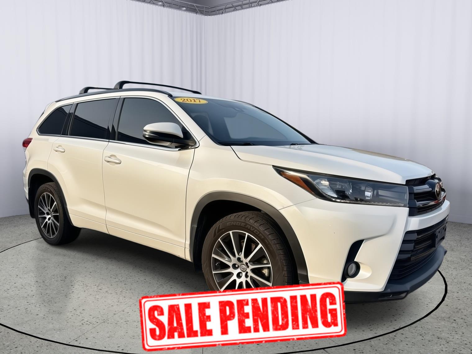 White (Blizzard Pearl) 2017 Toyota Highlander SUV / Crossover All-Wheel Drive Automatic