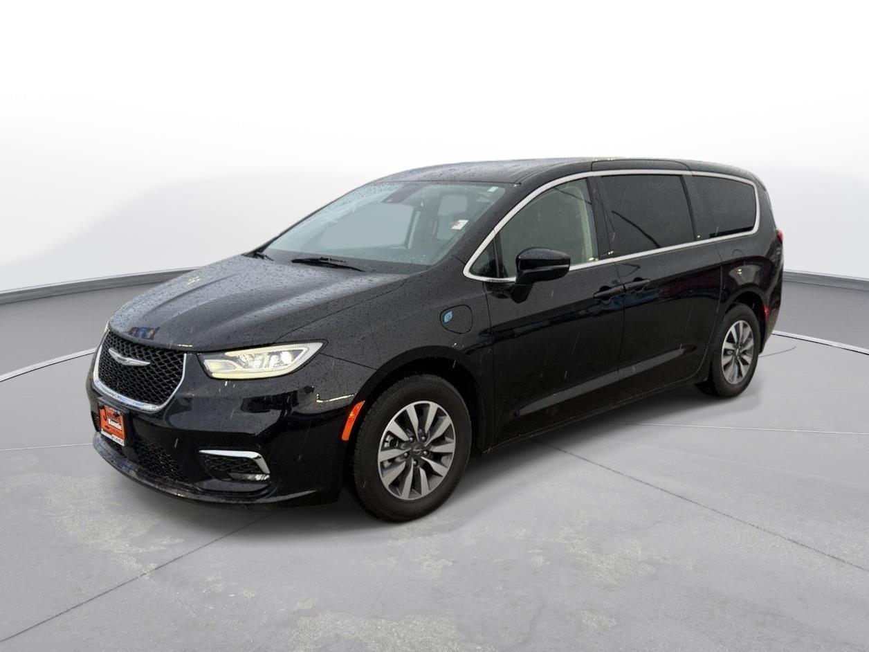 Diamond Black Crystal Pearlcoat 2024 Chrysler Pacifica Hybrid Minivan Front-Wheel Drive Automatic
