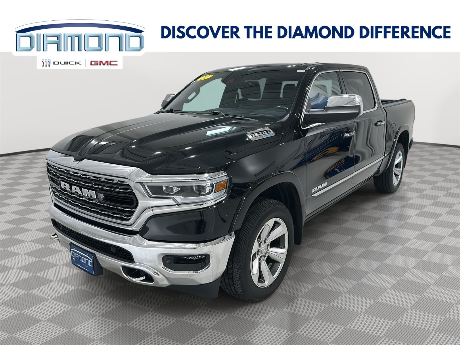 Diamond Black Crystal Pearlcoat 2022 RAM 1500 Pickup Truck Four-Wheel Drive 8-Speed Automatic
