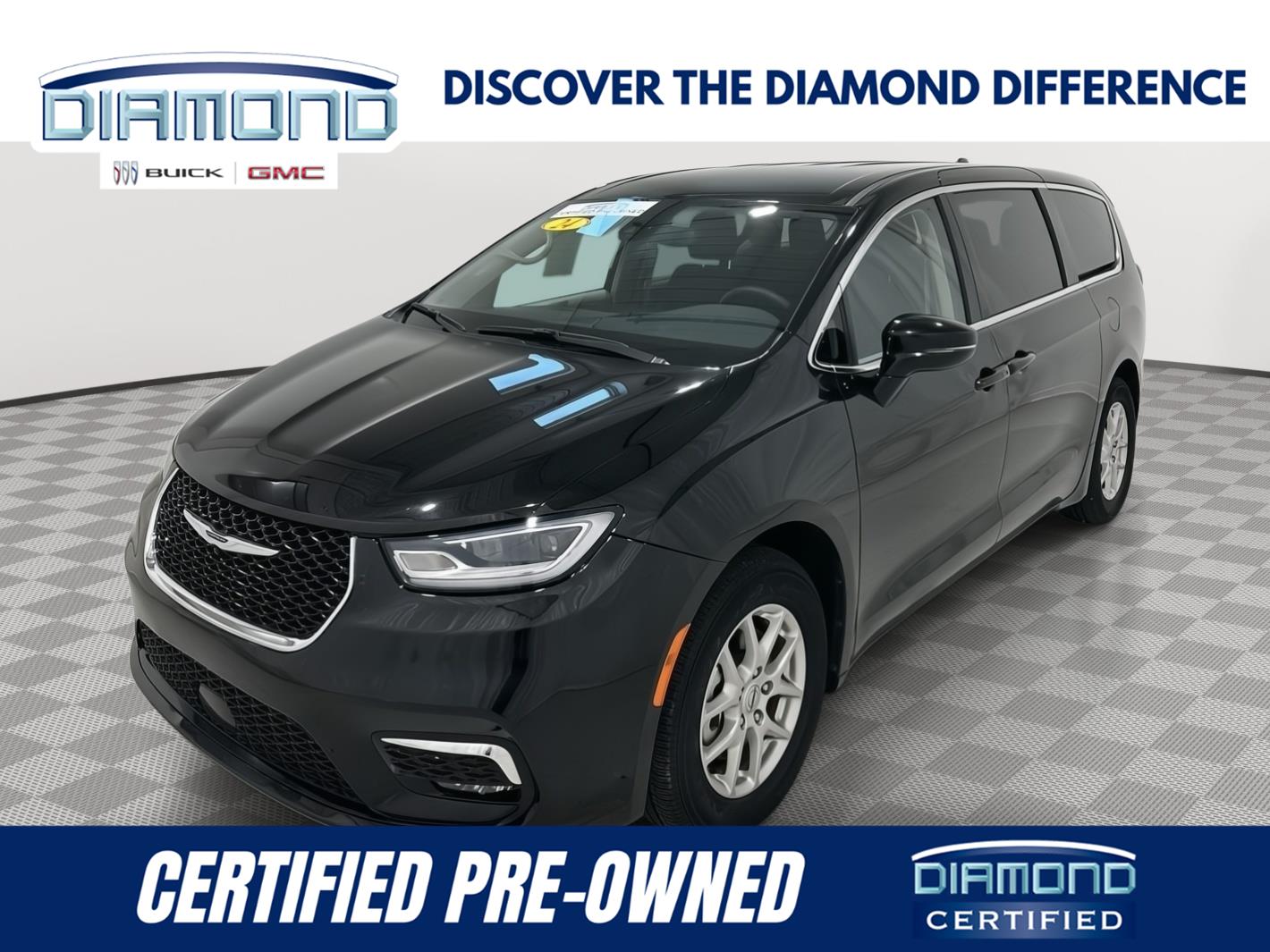Diamond Black Crystal Pearlcoat 2024 Chrysler Pacifica Minivan Front-Wheel Drive 9-Speed Automatic