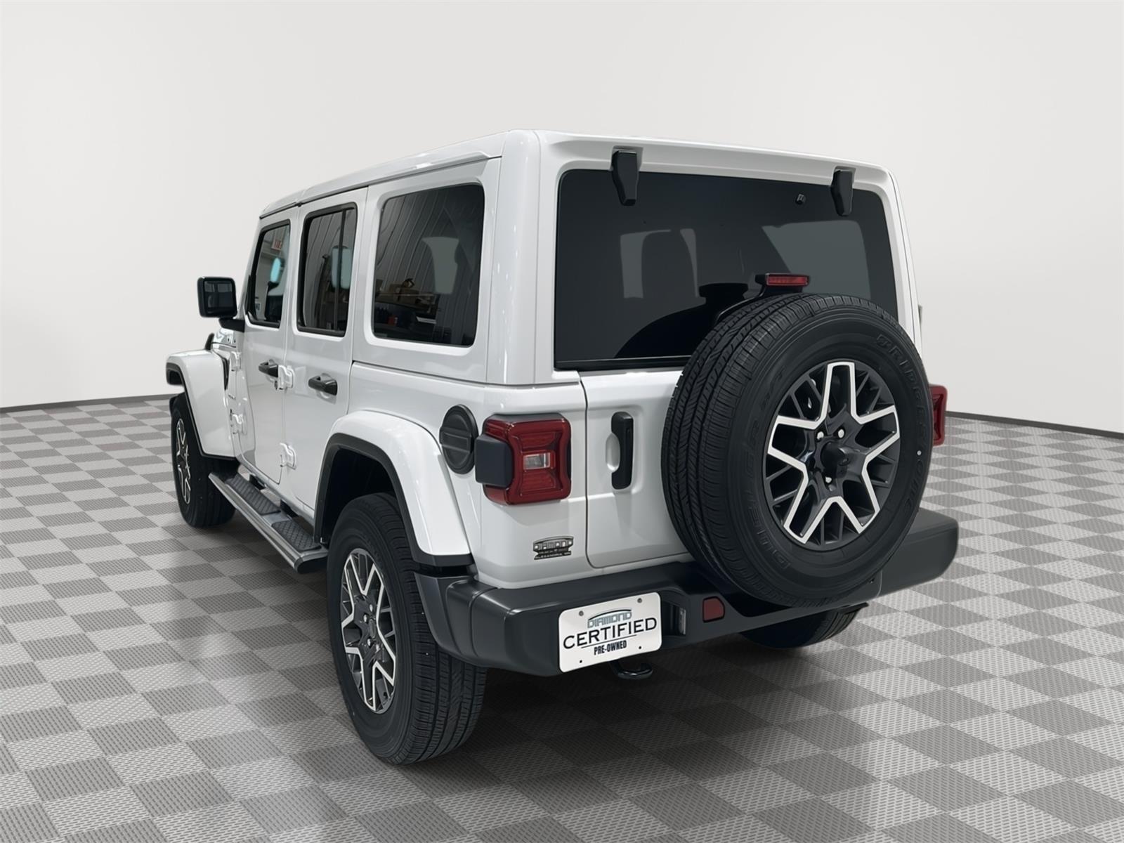 View vehicle photo 3