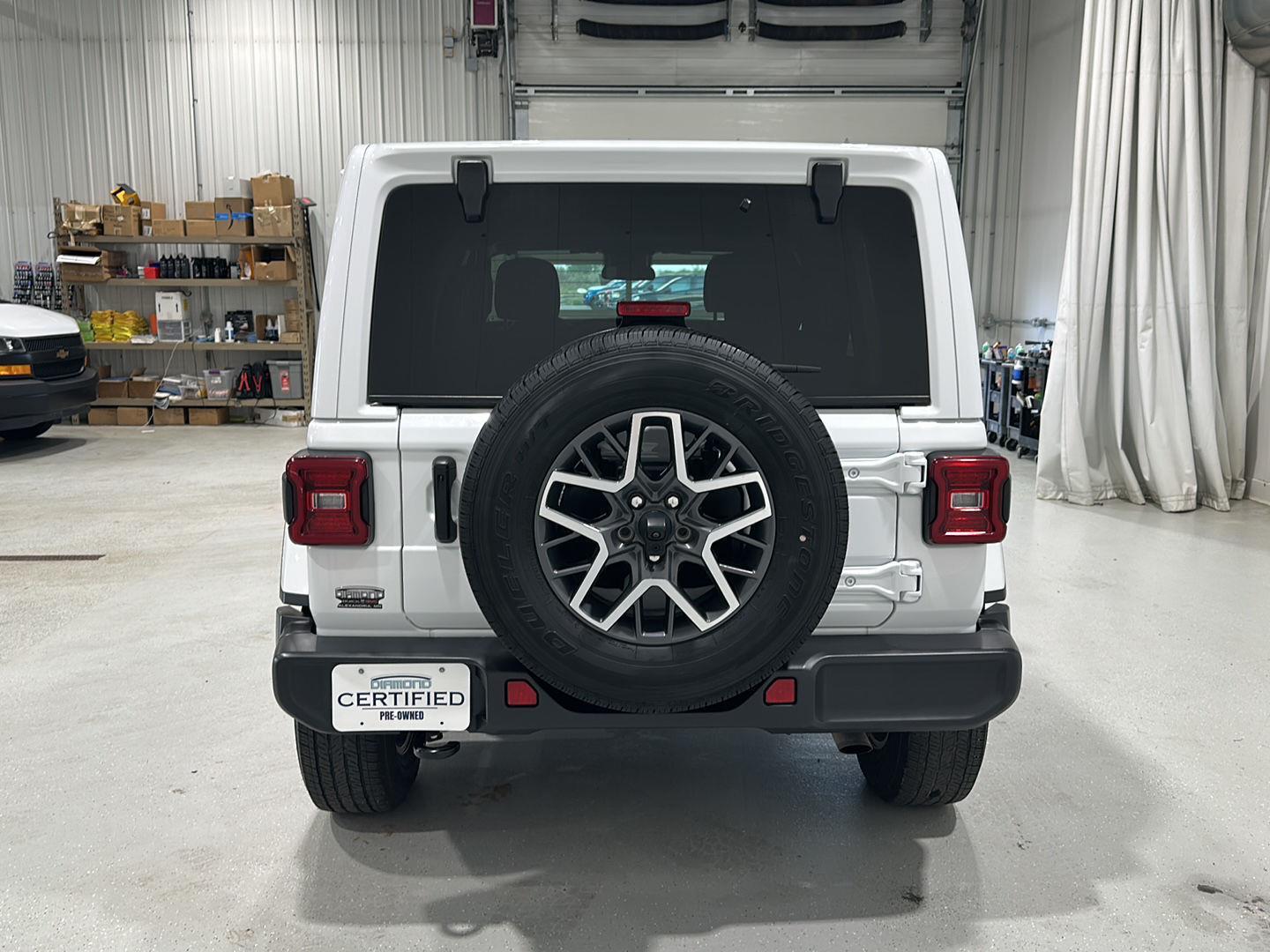 View vehicle photo 4