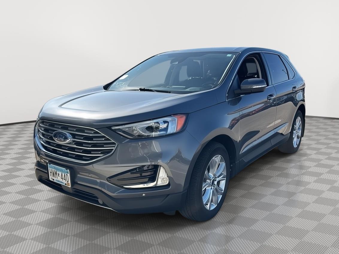  2022 Ford Edge Titanium AWD   