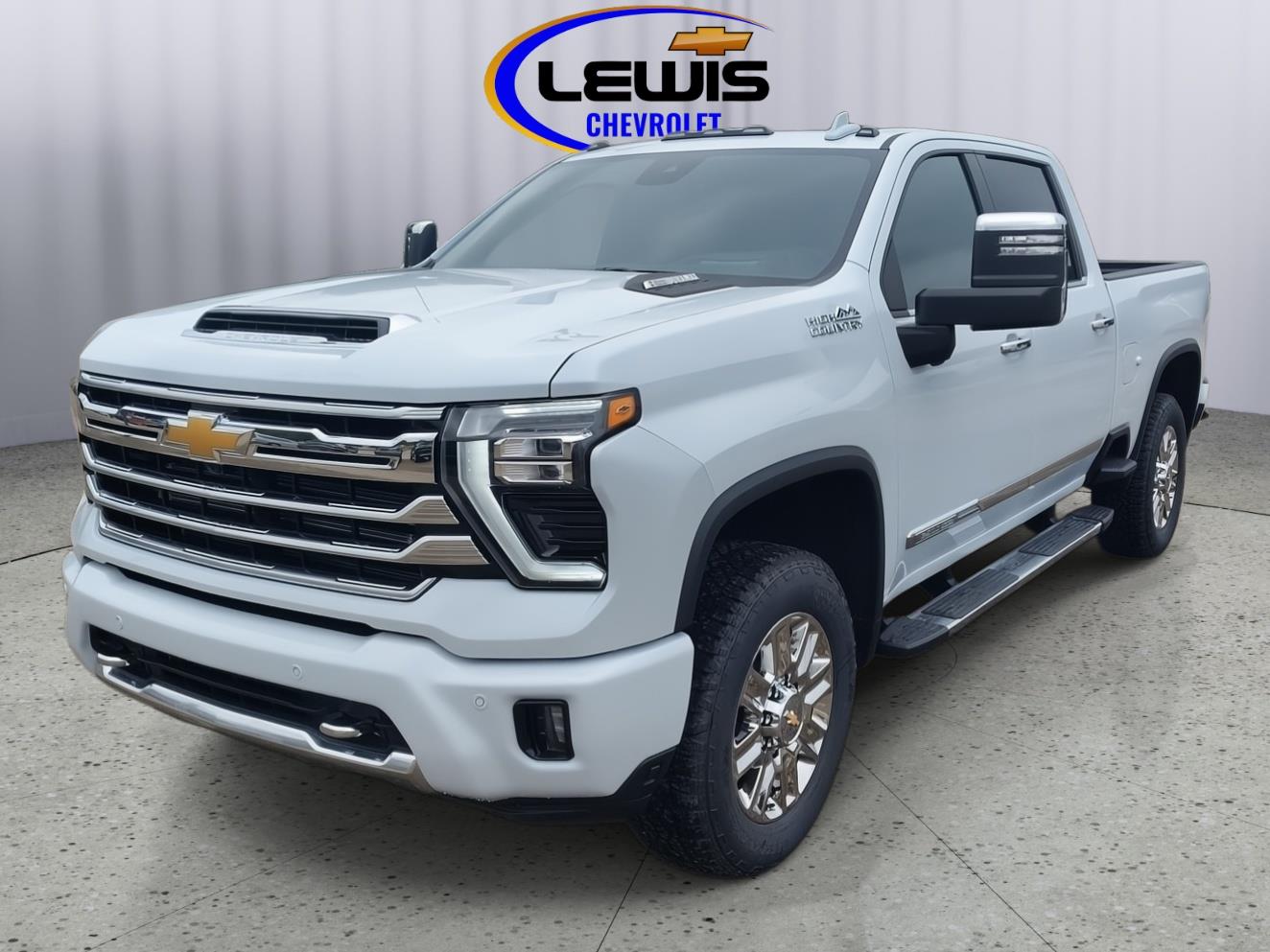 Polar White Tricoat 2026 Chevrolet Silverado 2500HD Pickup Truck Four-Wheel Drive Automatic