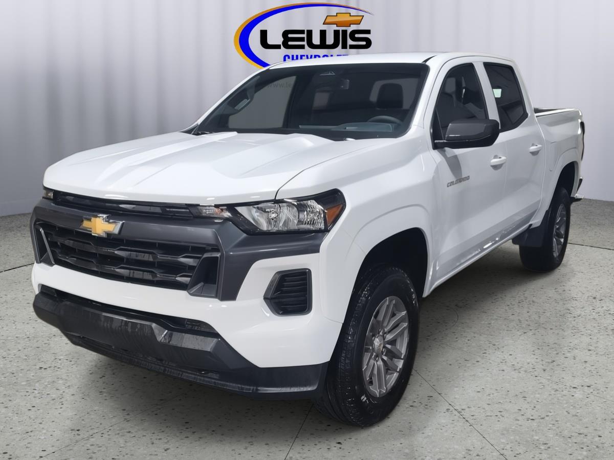 Summit White 2026 Chevrolet Colorado Pickup Truck Four-Wheel Drive 8-Speed Automatic
