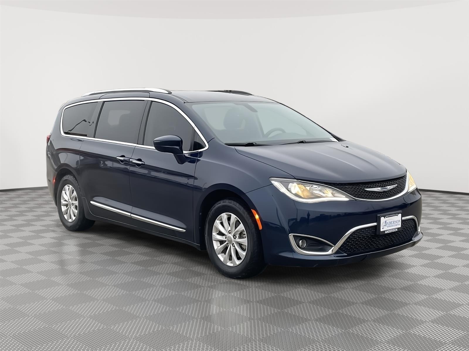 Used 2018 Chrysler Pacifica Touring L Plus Minivans for sale in Lincoln NE