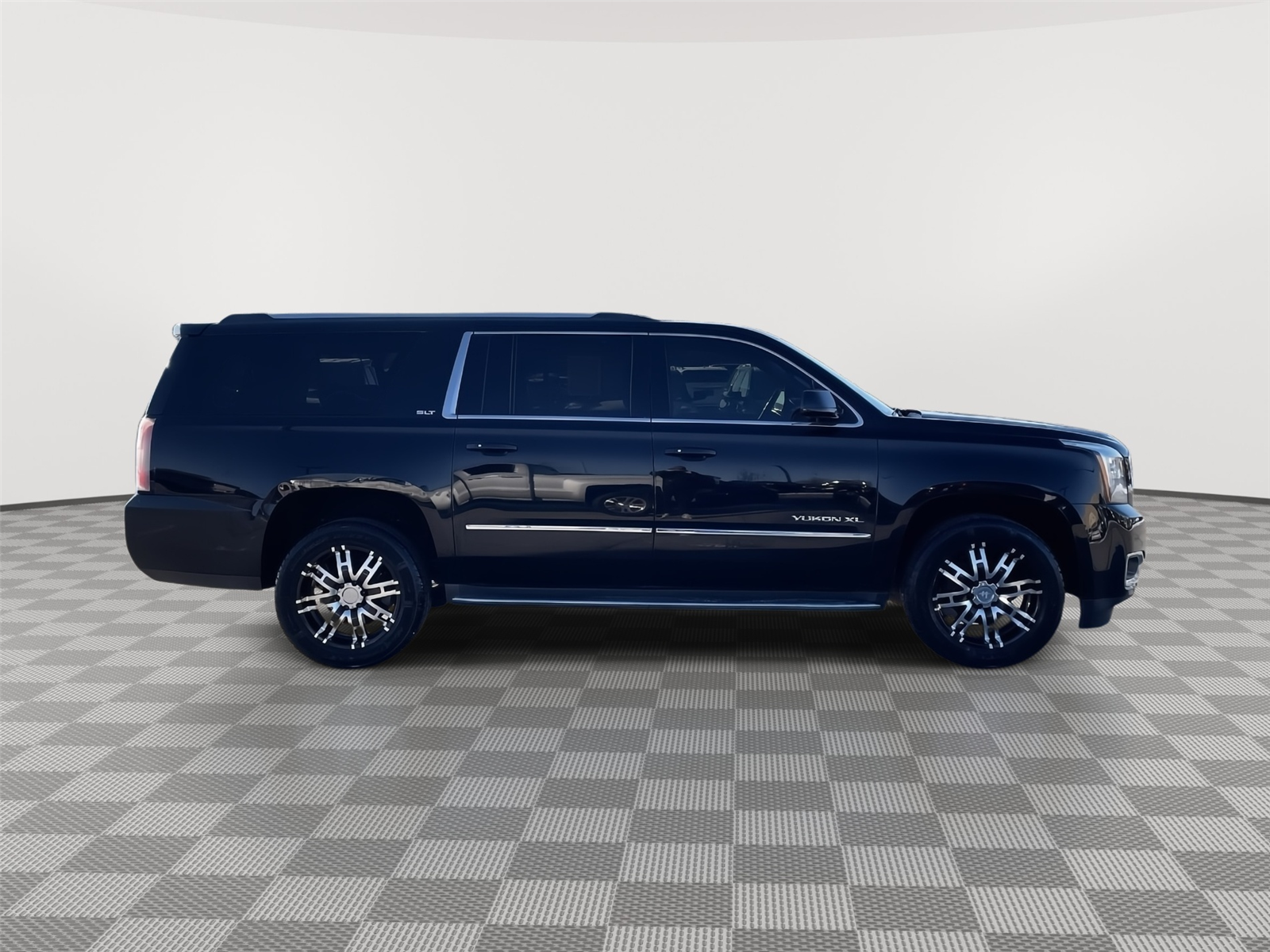 Used 2015 GMC Yukon XL SLT SUV for sale in Lincoln NE